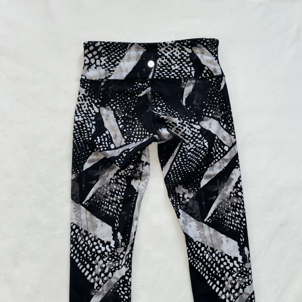 Lululemon Wunder Under Pant III *Full-On Luon, Size: 4 - Picture 5 of 8